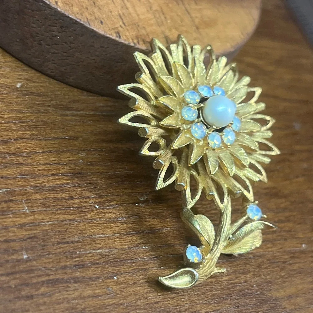 Vtg Swarovski Opal Rhinestone Sunflower Brooch Gold Tone Signed REG 267